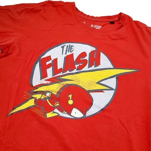 DC Comics Graphic Red Top Tee T-shirt 100% Cotton Size: M - Picture 2 of 4